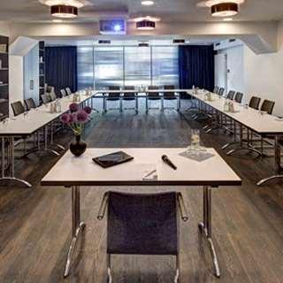 Amano Hotel 3*